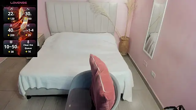 tiffani  love online show from January 2025 12:35:01 PM