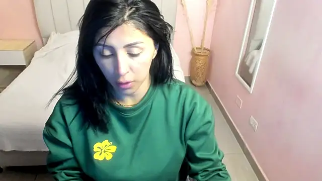 tiffani  love online show from January 2025 01:31:01 PM