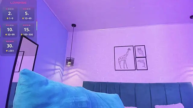 tiffani  love online show from March 2025 03:45:02 PM