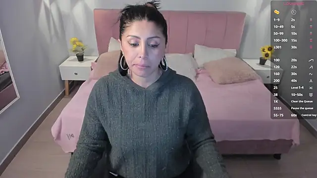 tiffani  love online show from March 2025 12:35:02 PM