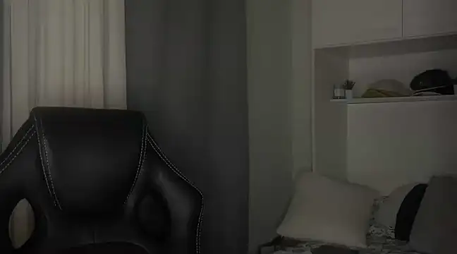 Snapshot of MiloCtc chatting on February 2025 04:52:02 AM MiloCtc online show from February 2025 04:52:02 AM