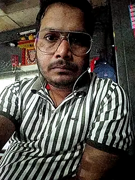 DeepakXxxR86 online show from November 2025 06:40:01 PM