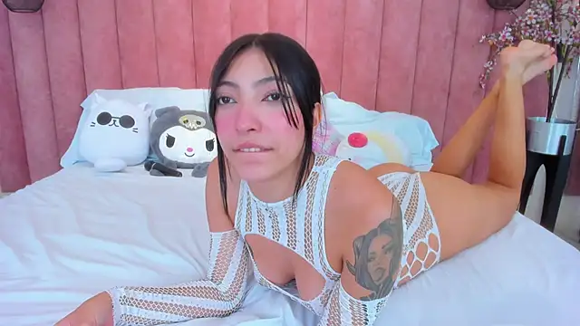 Snapshot of MarianaBranzz chatting on January 2025 04:16:01 PM MarianaBranzz online show from January 2025 04:16:01 PM