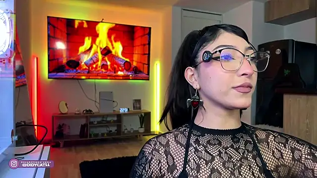 MarianaBranzz online show from May 2026 05:56:01 AM