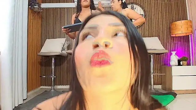 canelasquirt online show from February 2026 06:39:02 PM