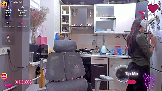 Snapshot of _Nika_Kik chatting on October 2025 04:58:02 PM Nika Kik online show from October 2025 04:58:02 PM