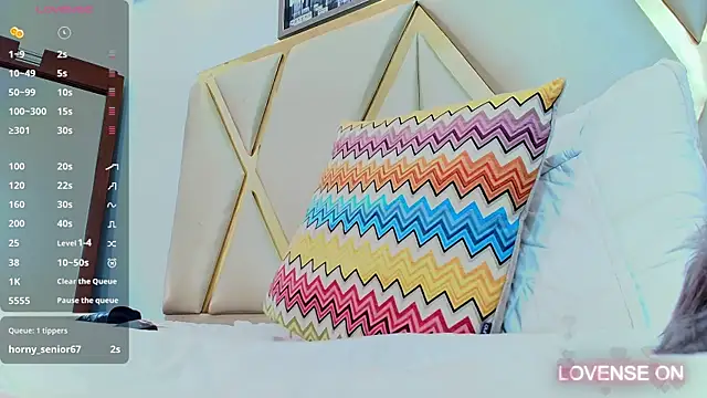 Snapshot of kinkyhousewifee chatting on January 2025 10:26:01 PM kinkyhousewifee online show from January 2025 10:26:01 PM