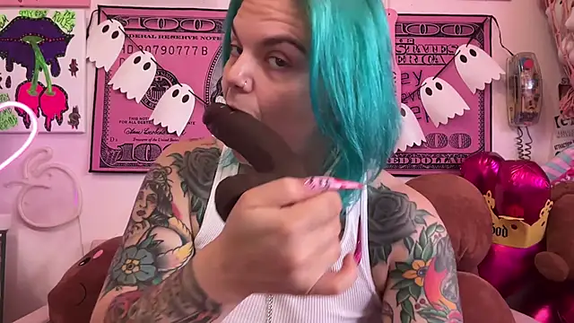 CherryBombBomb online show from October 2025 06:16:02 PM