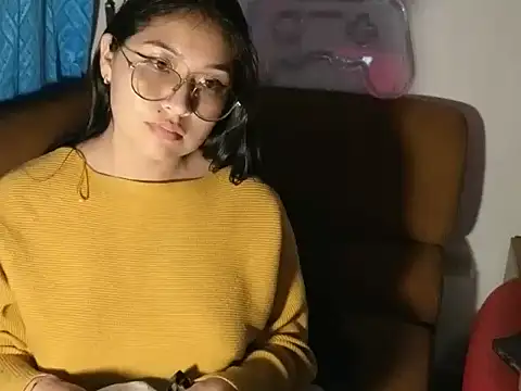 Caroll Luna online show from December 2024 04:45:01 AM