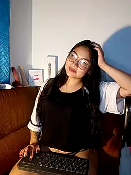 Caroll Luna online show from December 2024 04:53:02 AM