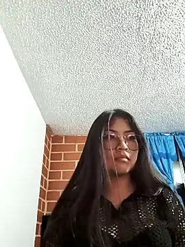 Caroll Luna online show from March 2025 04:46:01 AM