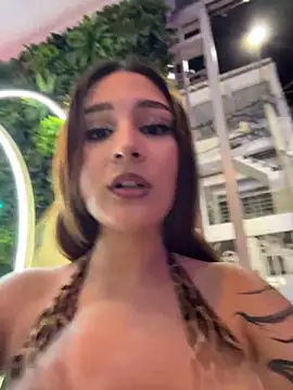Snapshot of Mon_Cherry chatting on April 2026 01:43:01 AM Mon Cherry online show from April 2026 01:43:01 AM