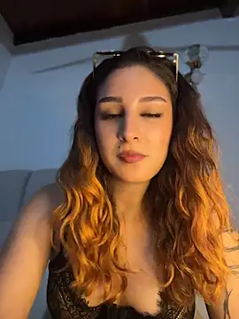 Snapshot of Mon_Cherry chatting on April 2026 01:12:02 AM Mon Cherry online show from April 2026 01:12:02 AM