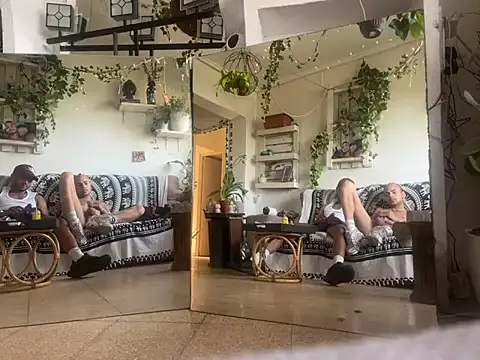 EnricoGio online show from April 2026 04:07:01 PM