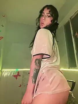 Snapshot of CieloTaylor chatting on January 2025 12:59:01 AM CieloTaylor online show from January 2025 12:59:01 AM