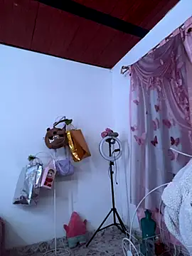 Snapshot of CieloTaylor chatting on November 2025 04:58:02 AM CieloTaylor online show from November 2025 04:58:02 AM