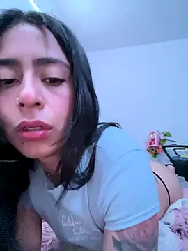 Snapshot of CieloTaylor chatting on December 2025 12:15:01 AM CieloTaylor online show from December 2025 12:15:01 AM