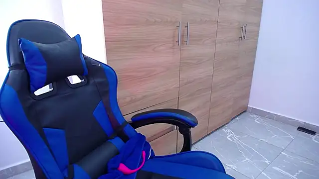 Deiisy Queen online show from November 2025 10:25:01 PM