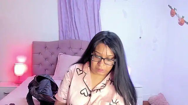 Latinabombsheell online show from October 2025 03:29:01 AM