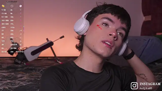 Angelo 018 online show from November 2025 06:05:01 AM