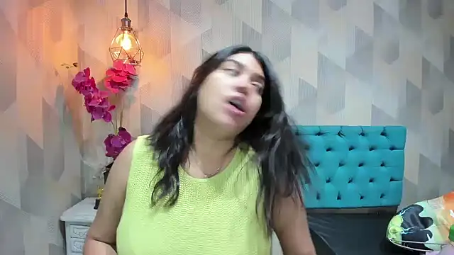 LindaBreeS online show from April 2026 12:35:02 PM