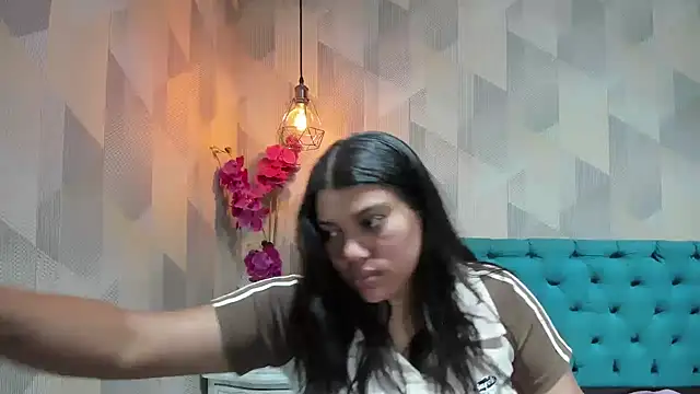 LindaBreeS online show from April 2026 04:33:01 PM