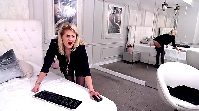 ElenaJuarez online show from March 2025 06:03:02 PM