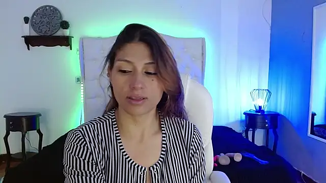 elena detroya online show from December 2024 12:19:02 PM