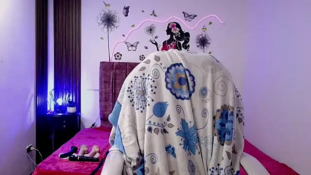 elena detroya online show from December 2025 12:31:02 PM