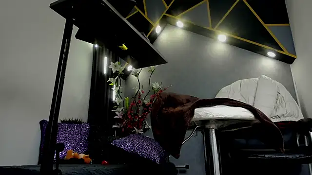 Snapshot of almma_shy chatting on February 2025 09:15:02 PM almma shy online show from February 2025 09:15:02 PM