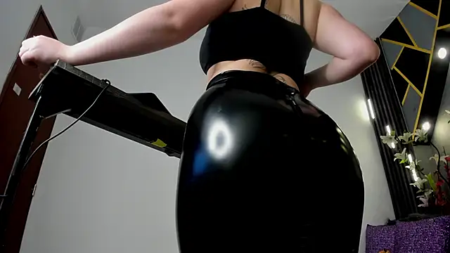 Snapshot of almma_shy chatting on February 2025 06:22:01 PM almma shy online show from February 2025 06:22:01 PM