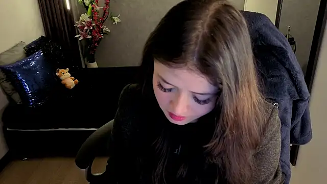 Snapshot of almma_shy chatting on September 2025 01:24:02 PM almma shy online show from September 2025 01:24:02 PM