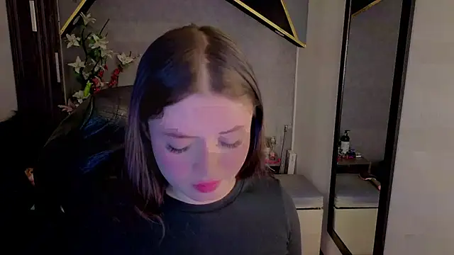 Snapshot of almma_shy chatting on October 2025 01:10:02 PM almma shy online show from October 2025 01:10:02 PM