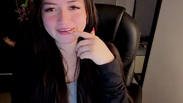 Snapshot of almma_shy chatting on October 2025 01:26:02 PM almma shy online show from October 2025 01:26:02 PM