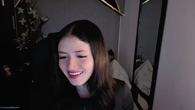 Snapshot of almma_shy chatting on November 2025 01:44:02 PM almma shy online show from November 2025 01:44:02 PM