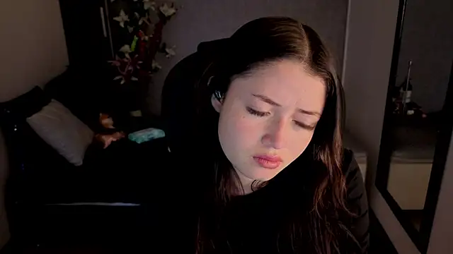 Snapshot of almma_shy chatting on November 2025 01:21:02 PM almma shy online show from November 2025 01:21:02 PM