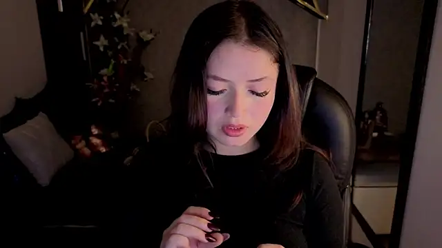 Snapshot of almma_shy chatting on November 2025 01:33:02 PM almma shy online show from November 2025 01:33:02 PM