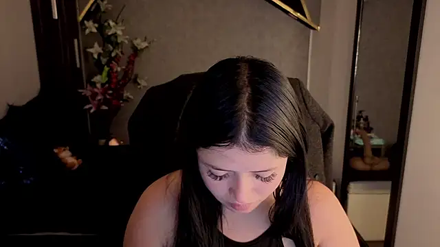 Snapshot of almma_shy chatting on November 2025 01:23:01 PM almma shy online show from November 2025 01:23:01 PM