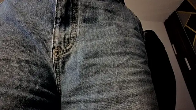 Snapshot of almma_shy chatting on November 2025 01:36:02 PM almma shy online show from November 2025 01:36:02 PM