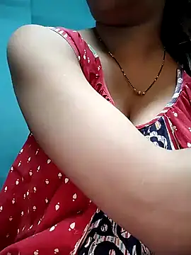 Snapshot of sexyindi_couple chatting on January 2025 05:26:02 PM sexyindi couple online show from January 2025 05:26:02 PM