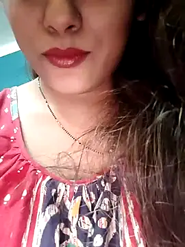 Snapshot of sexyindi_couple chatting on February 2025 05:34:01 PM sexyindi couple online show from February 2025 05:34:01 PM