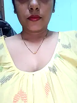 Snapshot of sexyindi_couple chatting on March 2025 07:21:02 AM sexyindi couple online show from March 2025 07:21:02 AM