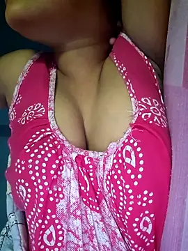 Snapshot of sexyindi_couple chatting on December 2025 07:06:02 AM sexyindi couple online show from December 2025 07:06:02 AM