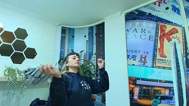 Snapshot of Naughty_Kittenm chatting on March 2025 10:22:02 AM Naughty Kittenm online show from March 2025 10:22:02 AM