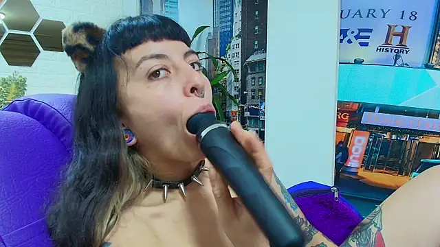 Snapshot of Naughty_Kittenm chatting on March 2025 01:29:02 PM Naughty Kittenm online show from March 2025 01:29:02 PM