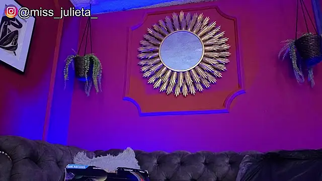 Julieta Russell online show from May 2026 11:42:02 AM