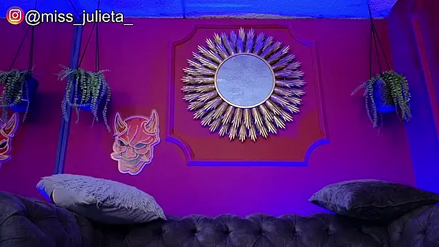 Julieta Russell online show from May 2026 11:38:01 AM