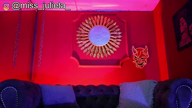 Julieta Russell online show from July 2026 11:47:02 AM