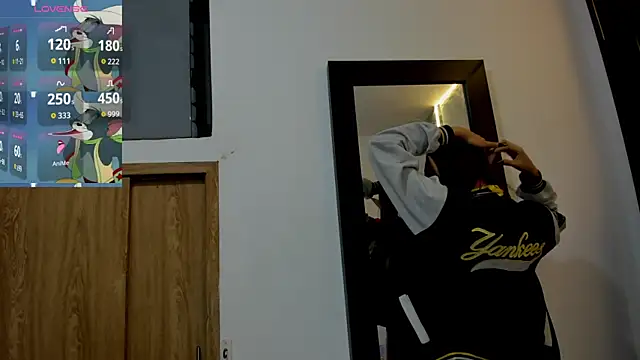 Snapshot of laurem-paulette chatting on November 2025 12:42:01 PM laurem-paulette online show from November 2025 12:42:01 PM