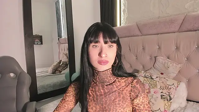 Snapshot of laurem-paulette chatting on February 2026 05:43:02 PM laurem-paulette online show from February 2026 05:43:02 PM